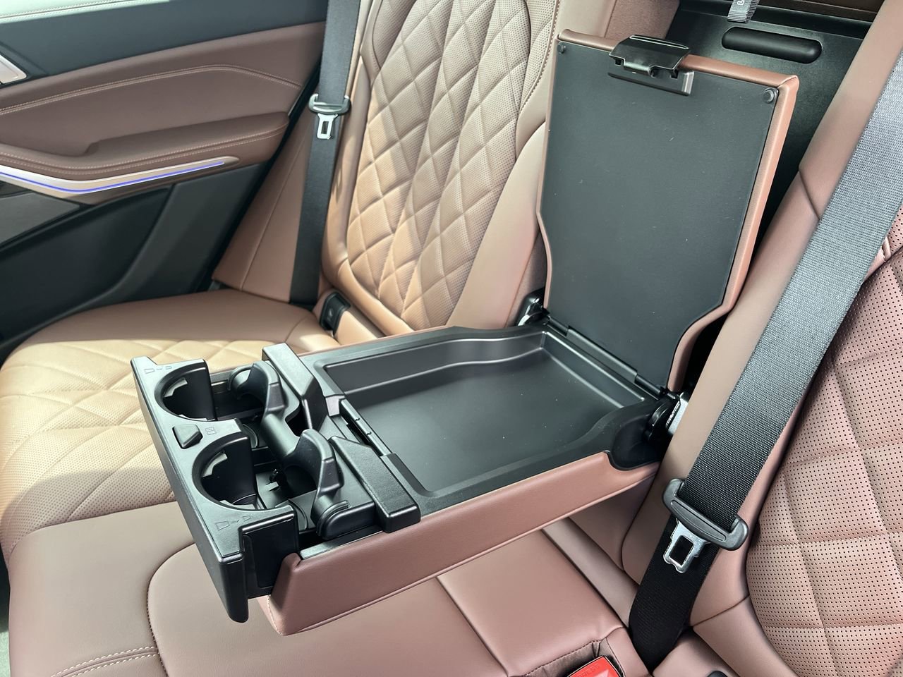 New 2026 Mineral White Metallic BMW xDrive40i image 33