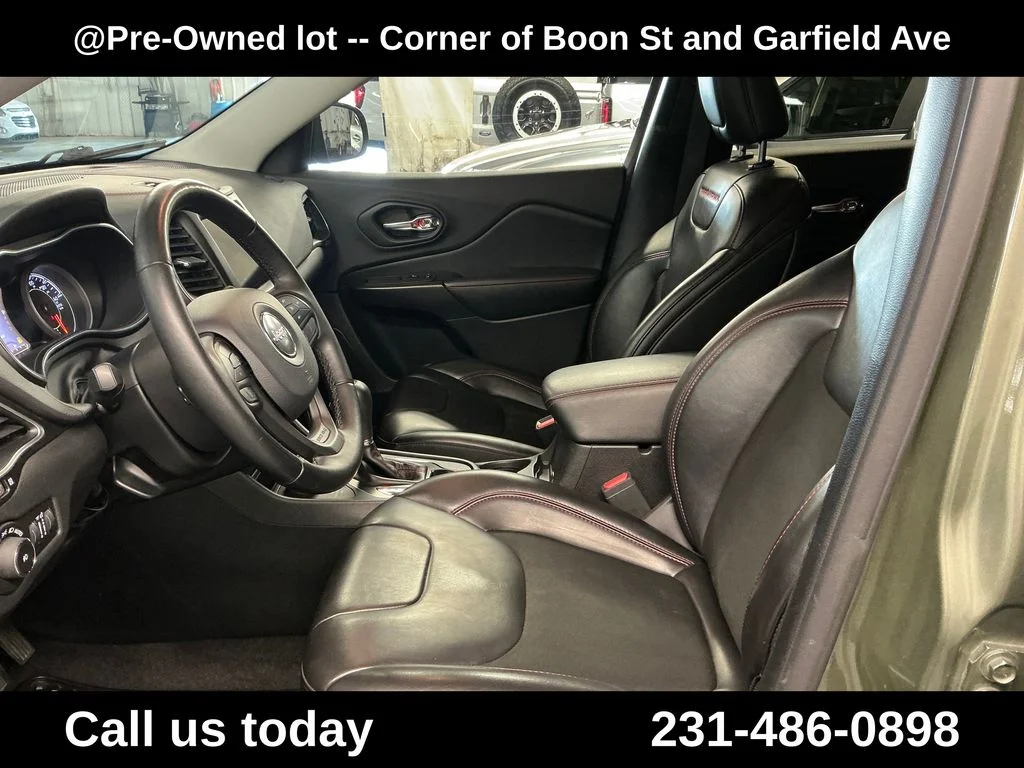 Used 2019 Green Jeep Trailhawk image 14