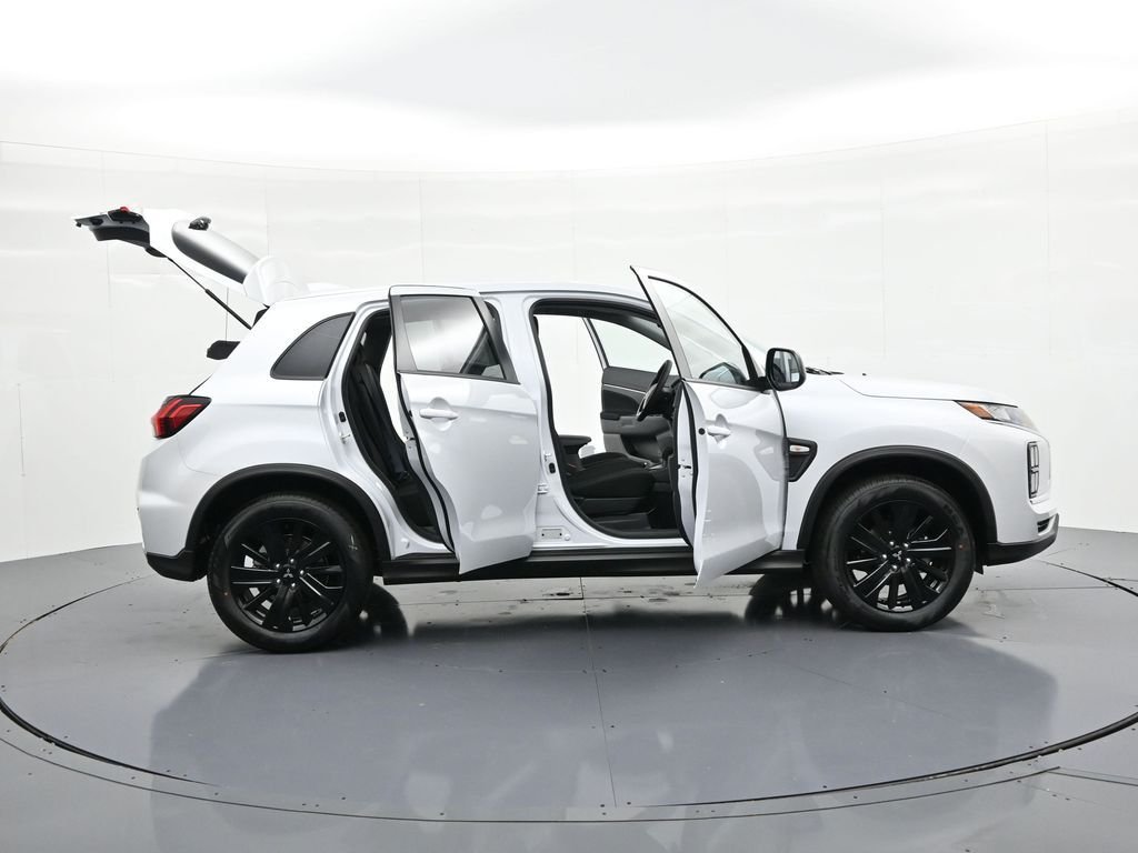 New 2026 White Mitsubishi 2.0 LE image 31
