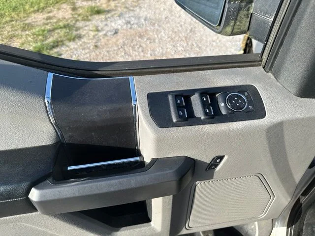Used 2015 Silver Ford XLT image 16