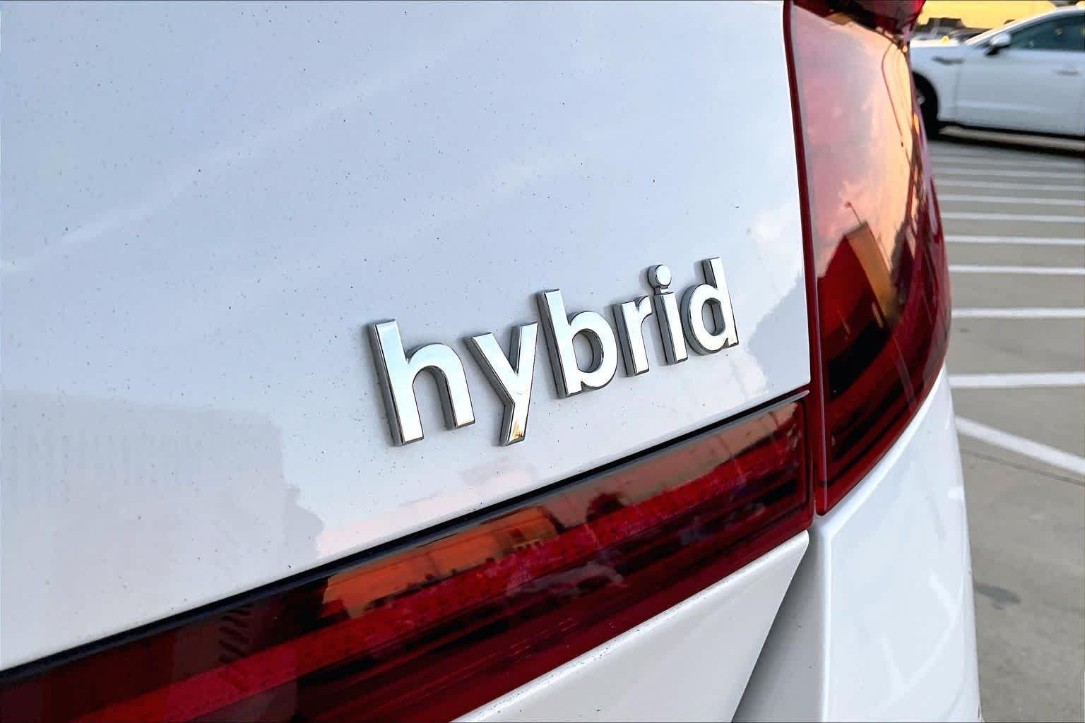Used 2021 Hyper White Hyundai Limited image 26