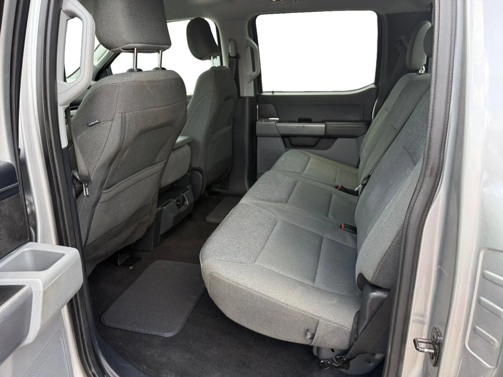 Used 2024 Iconic Silver Ford XLT image 19