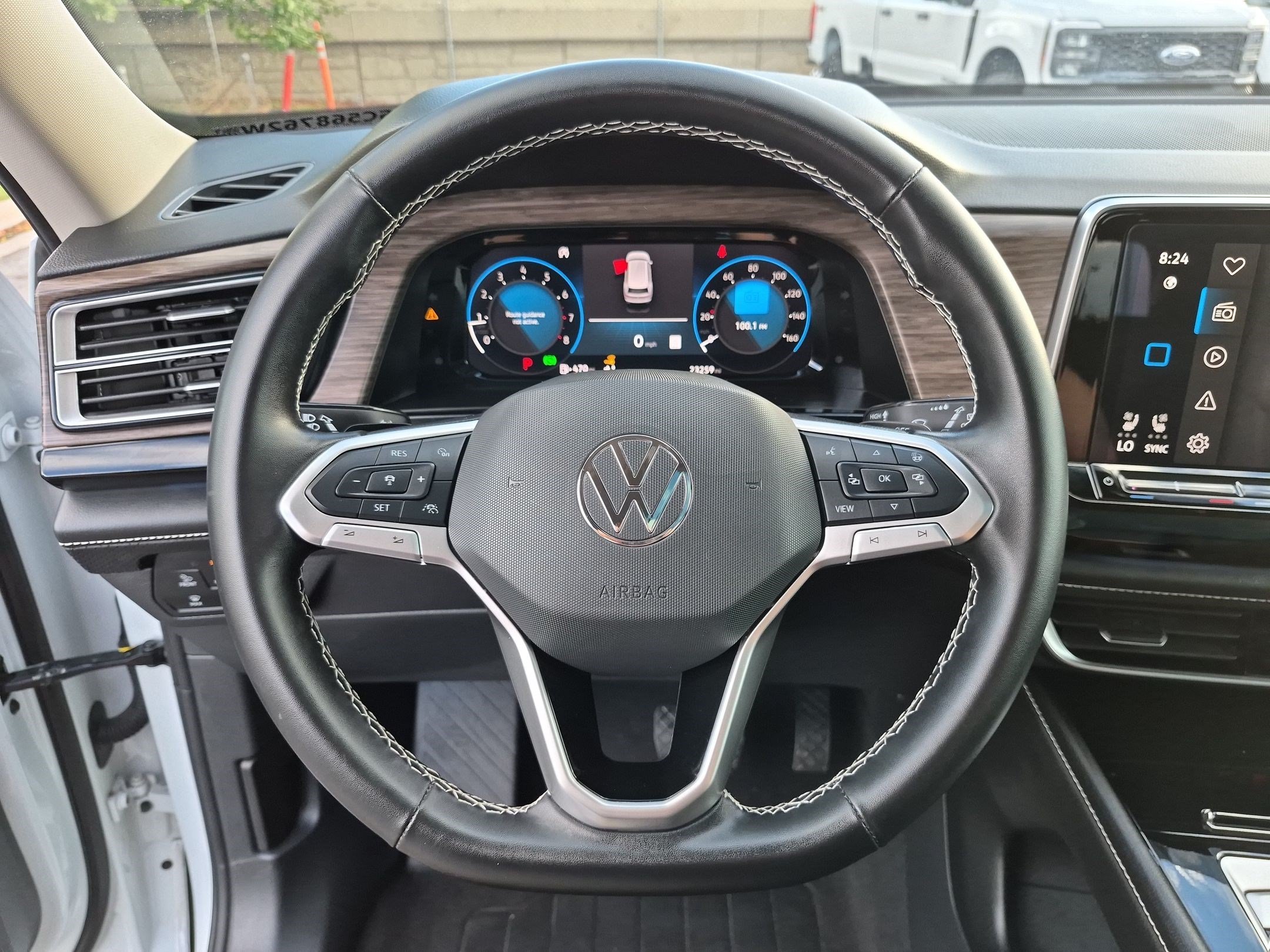 Used 2025 Opal White Pearl Effect Volkswagen 2.0T SEL image 17