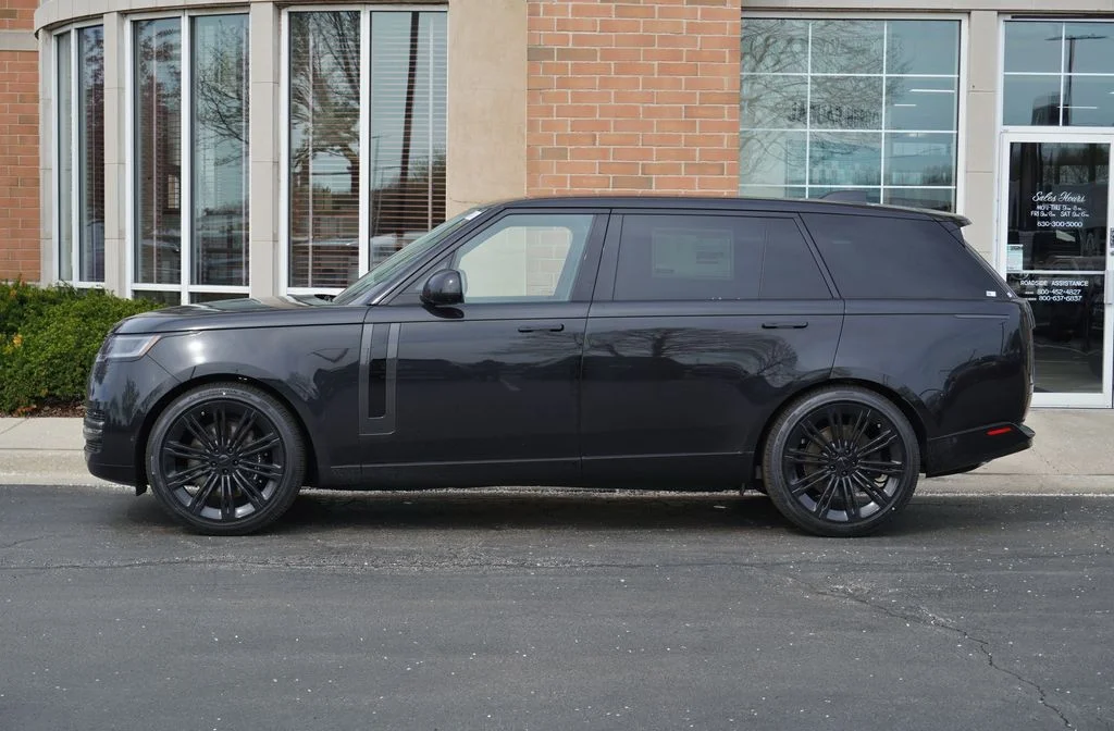 New 2026 Santorini Black Land Rover SE image 2