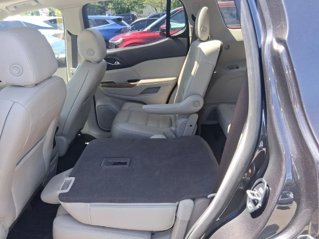 Used 2018 Silver GMC Denali image 14