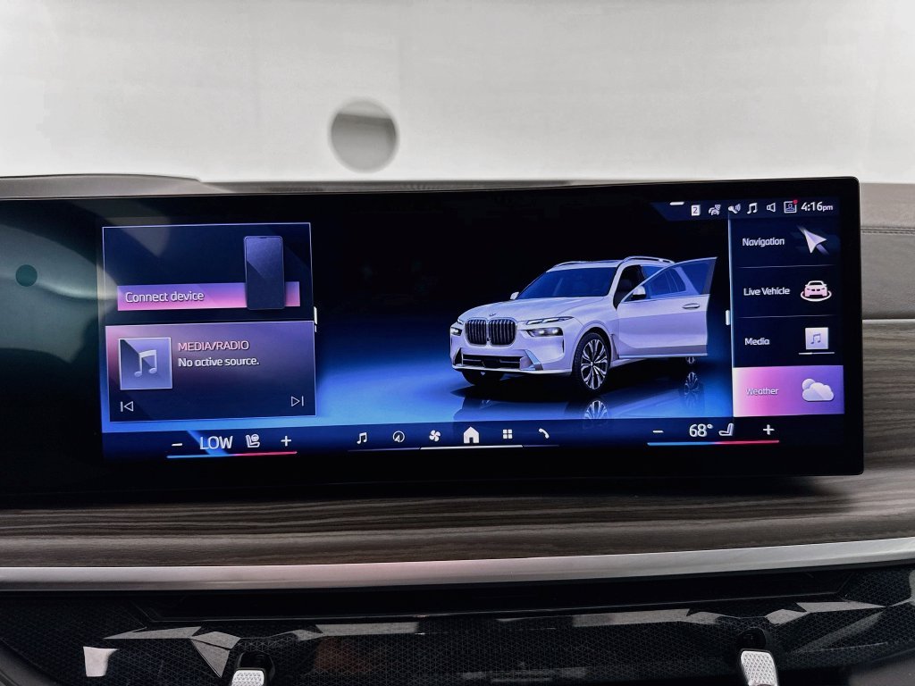 Used 2024 White BMW xDrive40i image 15