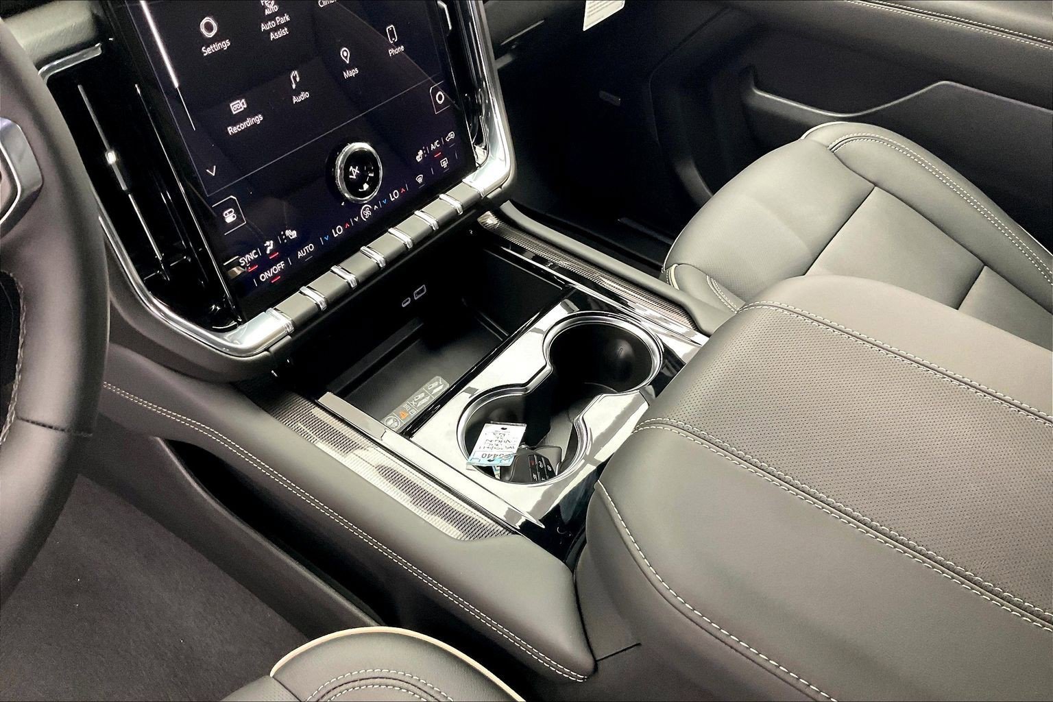 2026 GMC Yukon XL Elevation - Photo 8