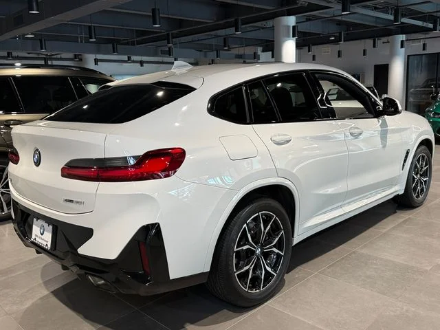 Used 2024 Alpine White BMW xDrive30i image 4