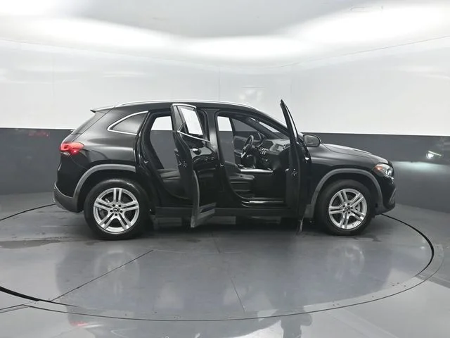 Used 2021 Black Mercedes-Benz GLA 250 image 34