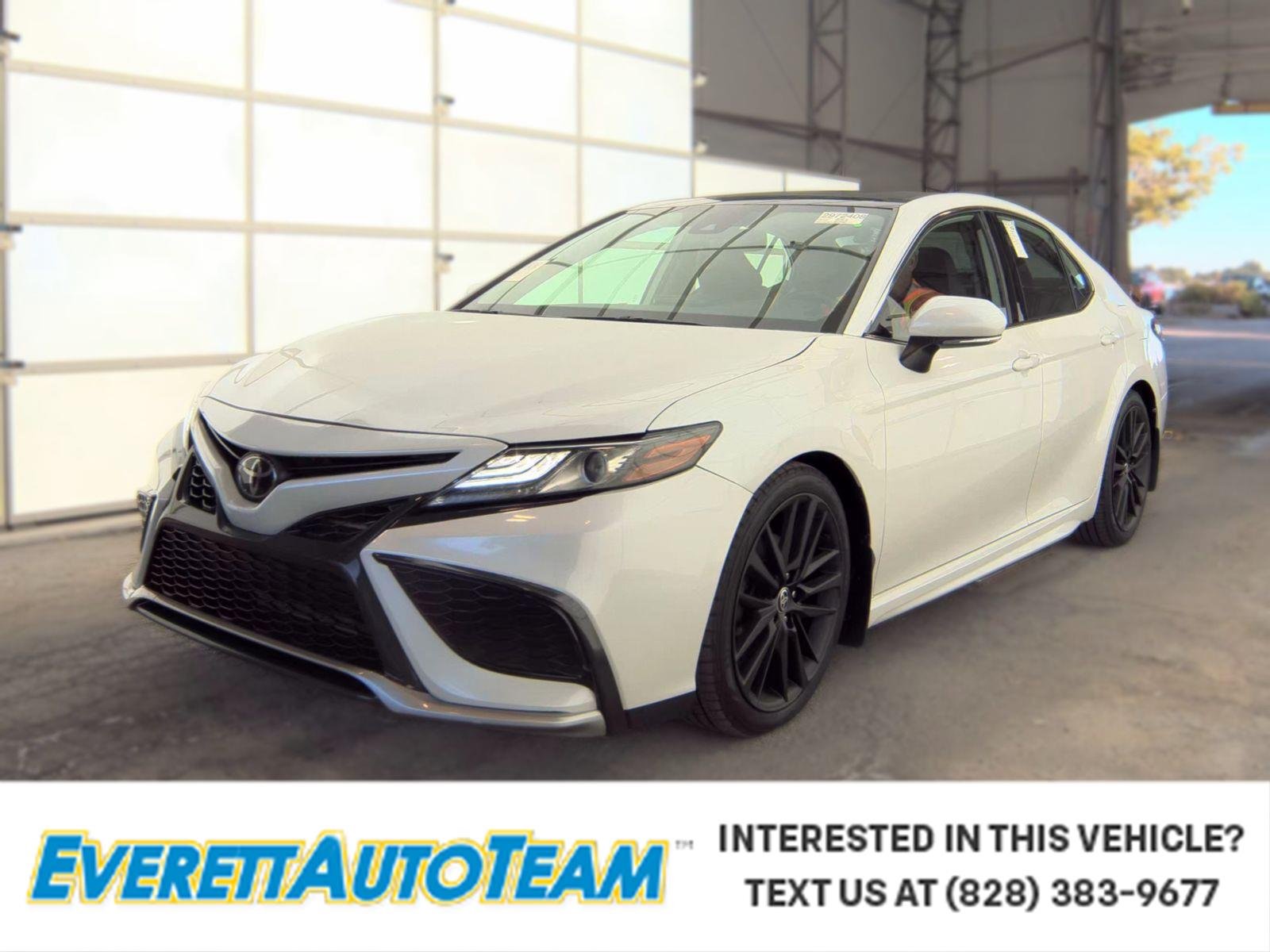 Used 2022 Wind Chill Pearl Toyota XSE image 1