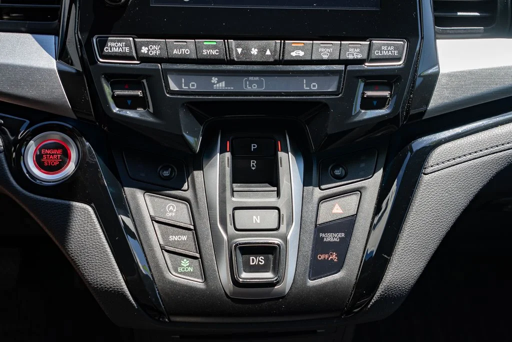 Used 2022 White Honda Touring image 18