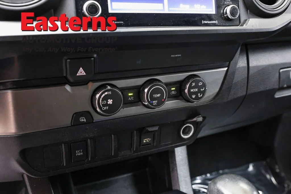 Used 2020 White Toyota SR image 18