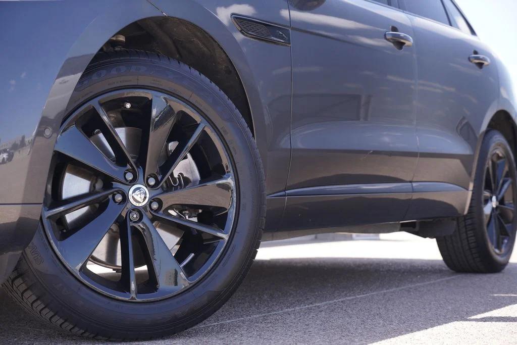 2026 Jaguar F-Pace R-Dynamic S - Photo 3