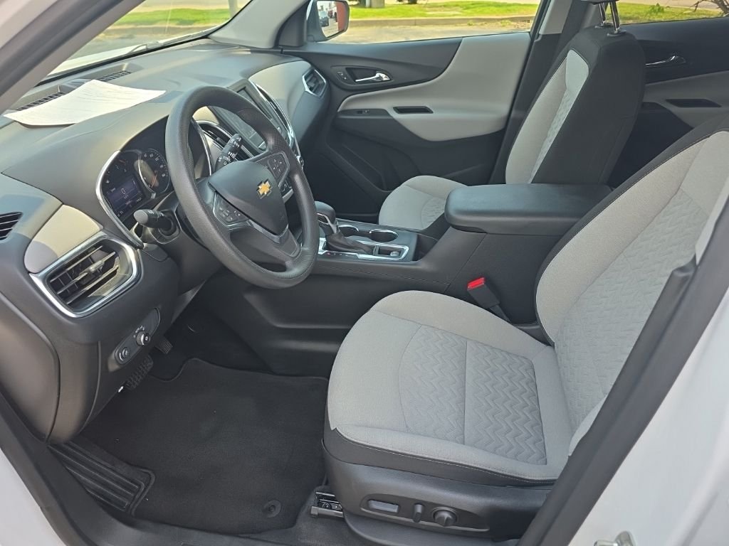 Used 2022 White Chevrolet LT image 8