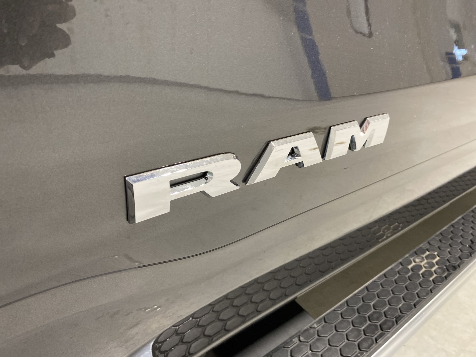 Used 2020 Granite Crystal Metallic Clearcoat  Ram Laramie image 64