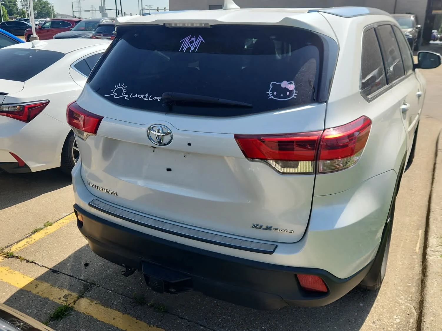 Used 2019 Blizzard Pearl Toyota XLE image 6