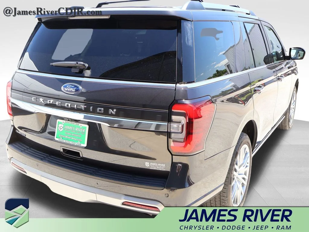 Used 2024 Gray Ford Limited image 5