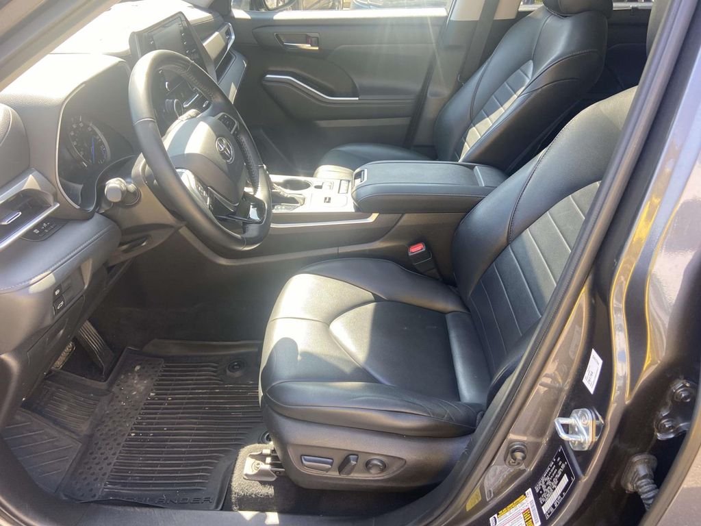 Used 2021 Gray Toyota XLE image 19