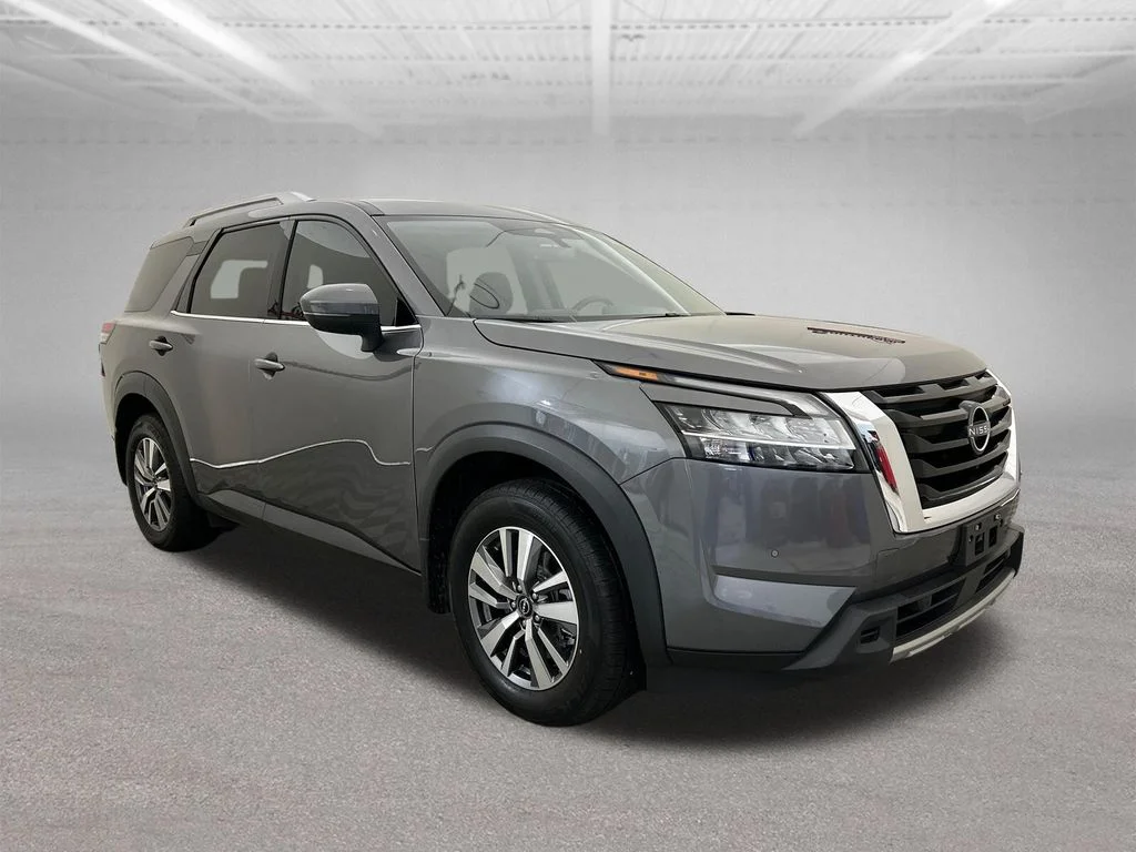 Used 2023 Gray Nissan SL image 8
