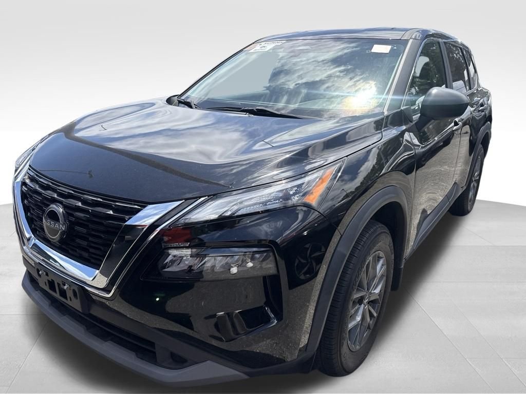 Used 2023 Black Nissan S image 2