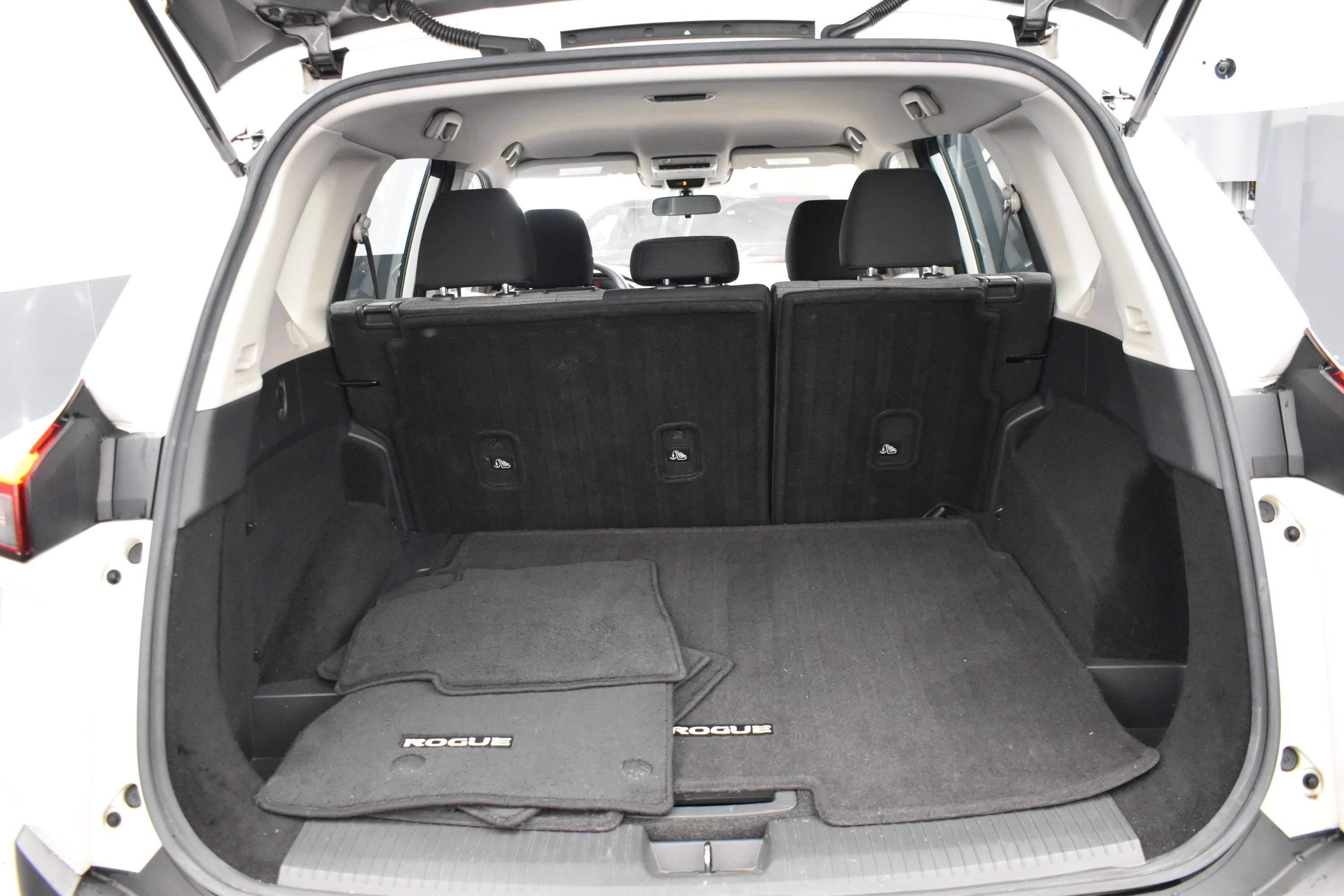 Used 2021 Pearl White Tricoat Nissan SV image 13