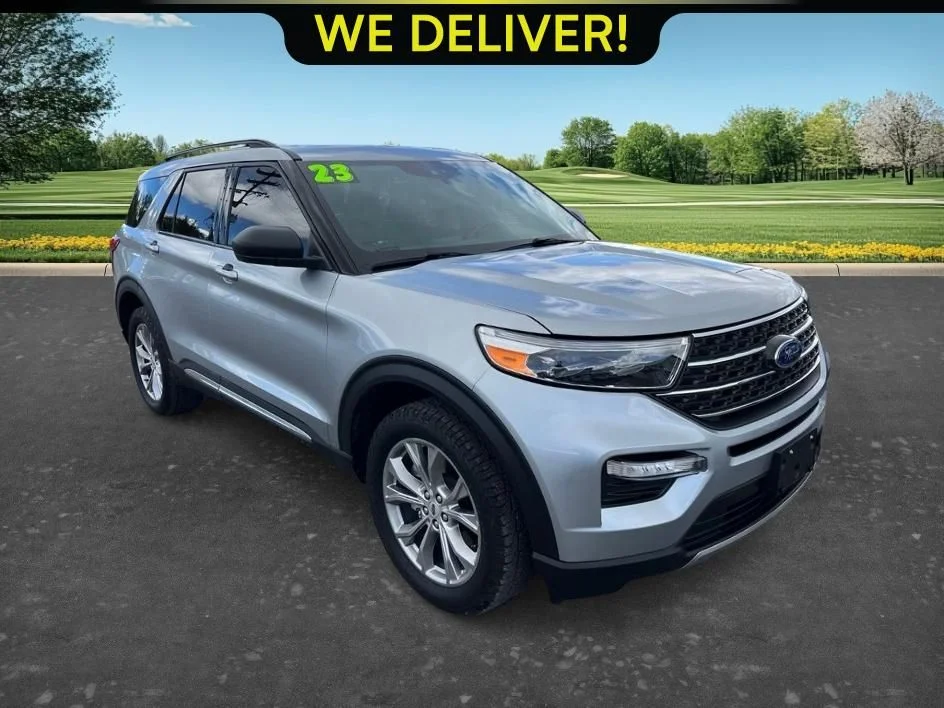 Used 2023 Silver Ford XLT image 3
