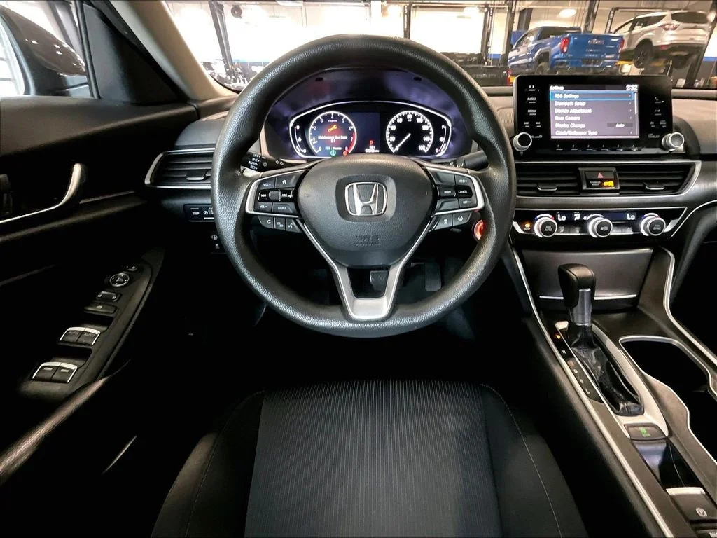 Used 2018 Gray Honda LX image 17