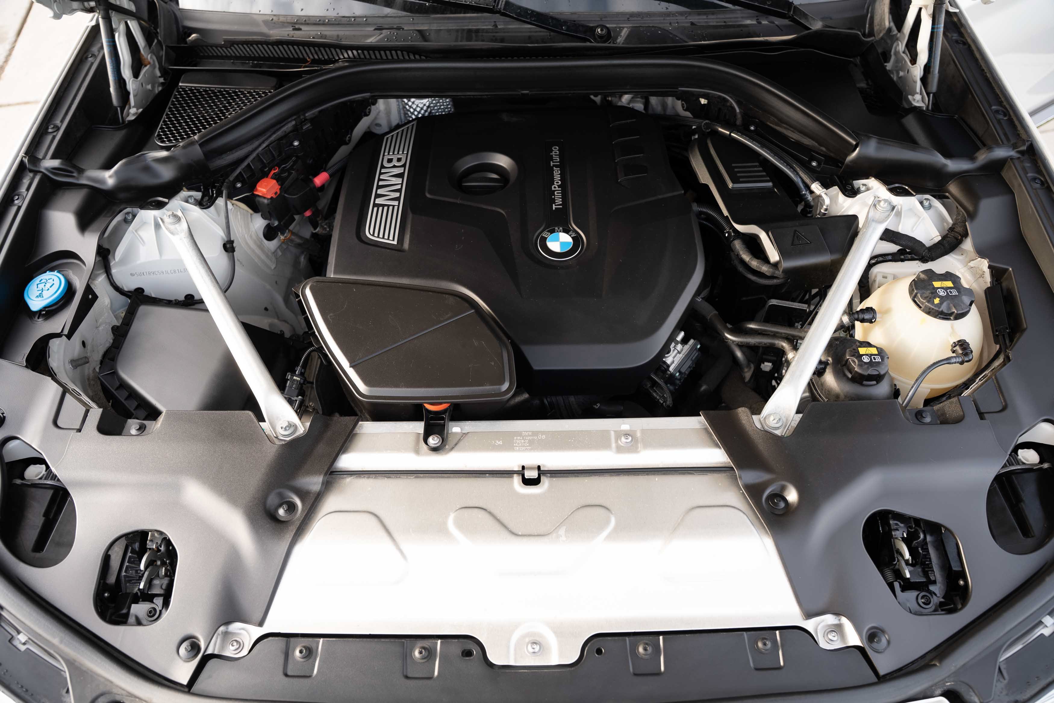 Used 2018 Mineral White Metallic BMW xDrive30i image 29