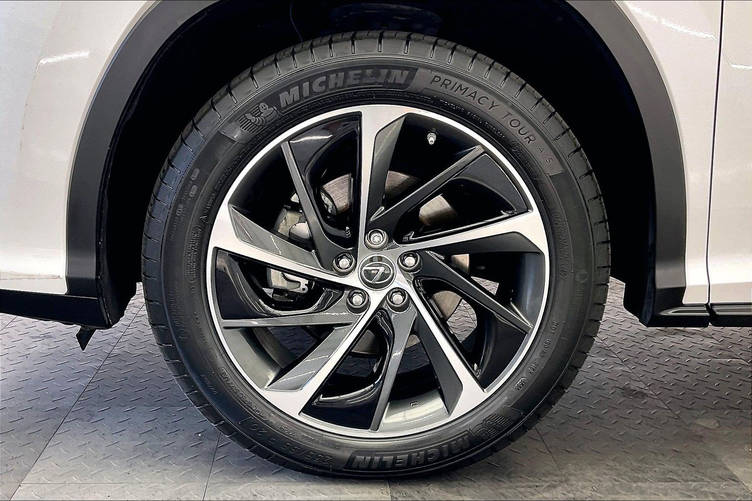 Used 2019 Eminent White Pearl Lexus RX 450h image 8