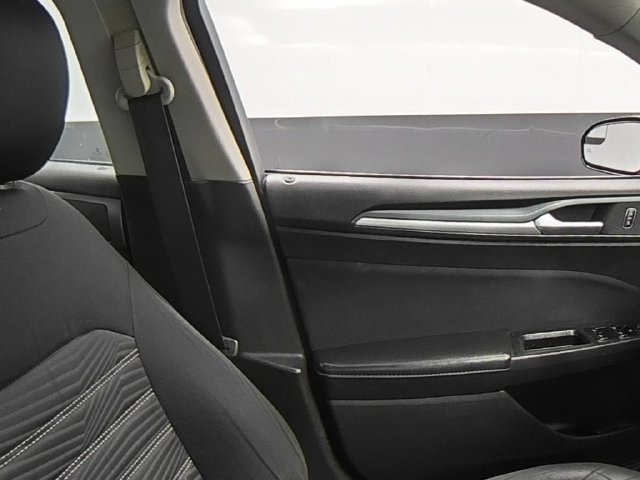Used 2016 Blue Ford SE image 34