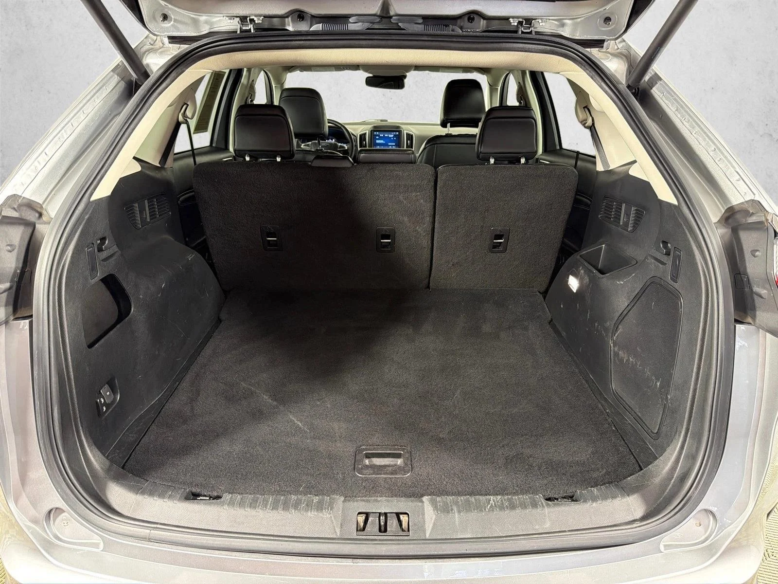 Used 2023 Silver Ford Titanium image 18