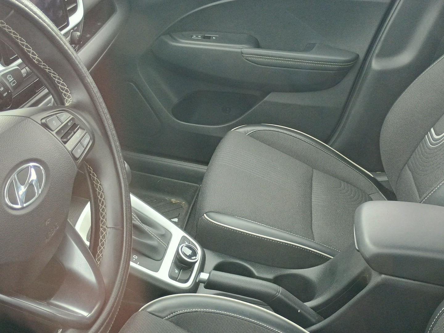 Used 2022 Galactic Gray Hyundai Limited image 4