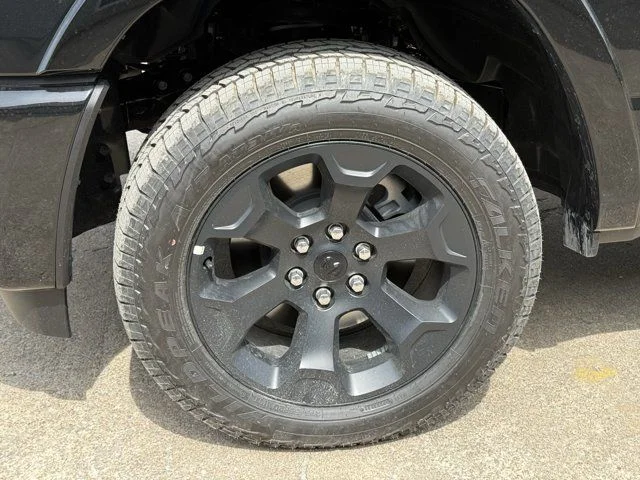 New 2026 Diamond Black Crystal Pearl-Coat Exterior Paint RAM Big Horn/Lone Star image 14