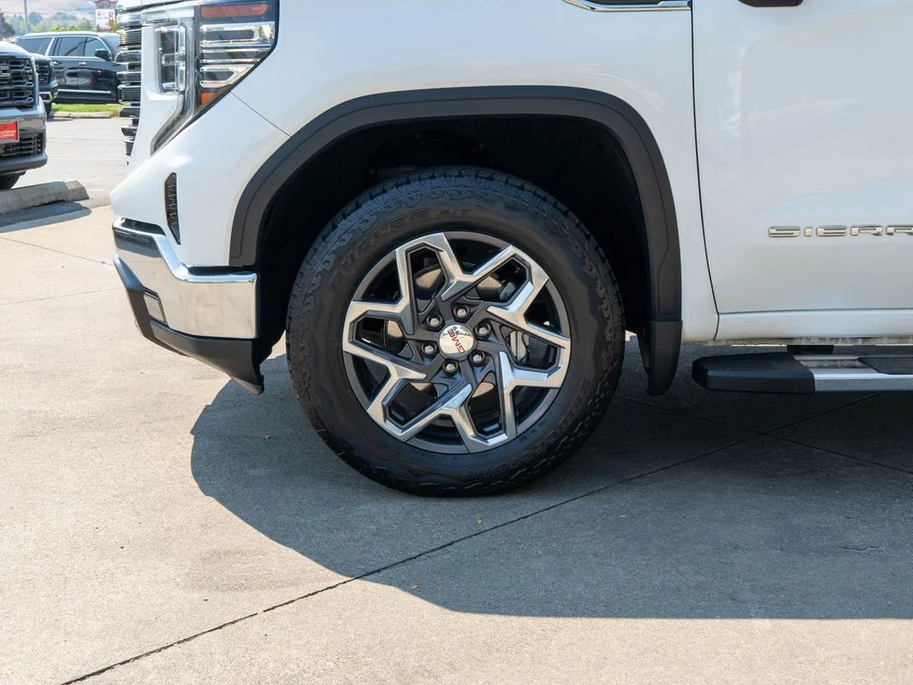 2024 GMC Sierra 1500 SLT - Photo 31
