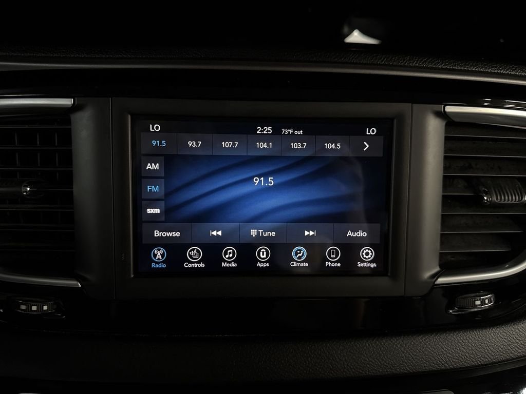 Used 2020 Crystal Metallic Chrysler Touring L image 28