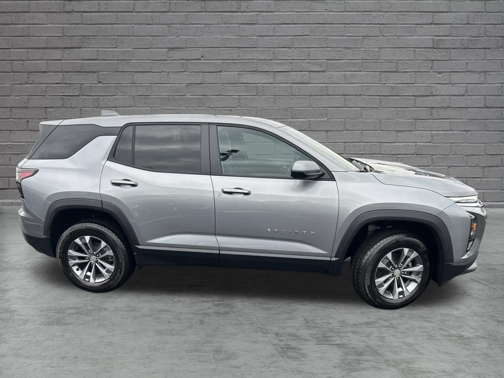 2027 Chevrolet Equinox LT - Photo 8