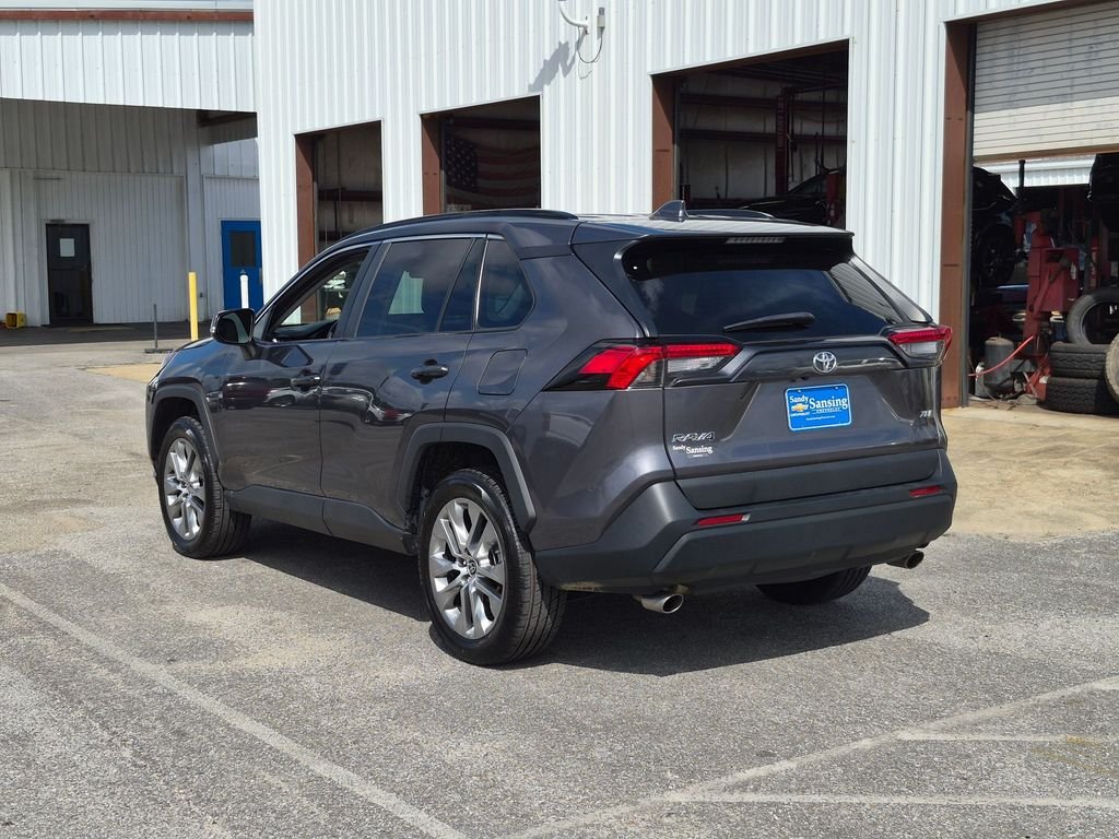 Used 2021 Gray Toyota XLE Premium image 3