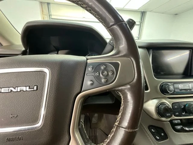 Used 2019 Silver GMC Denali image 19