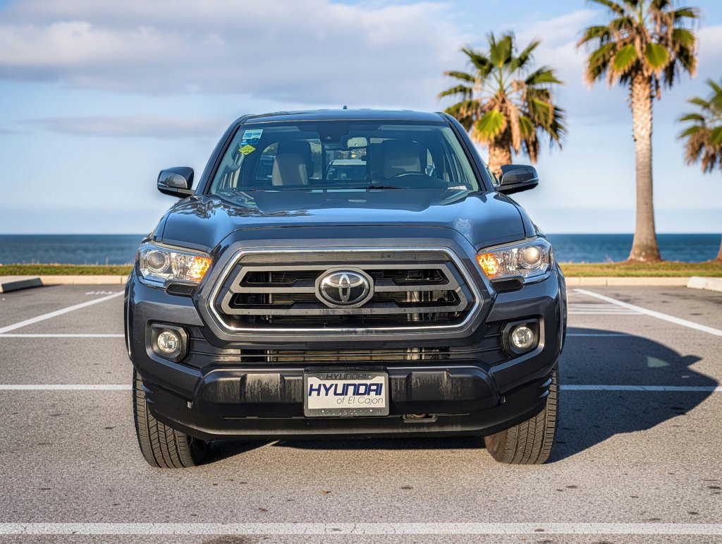 Used 2020 Gray Toyota SR5 image 3
