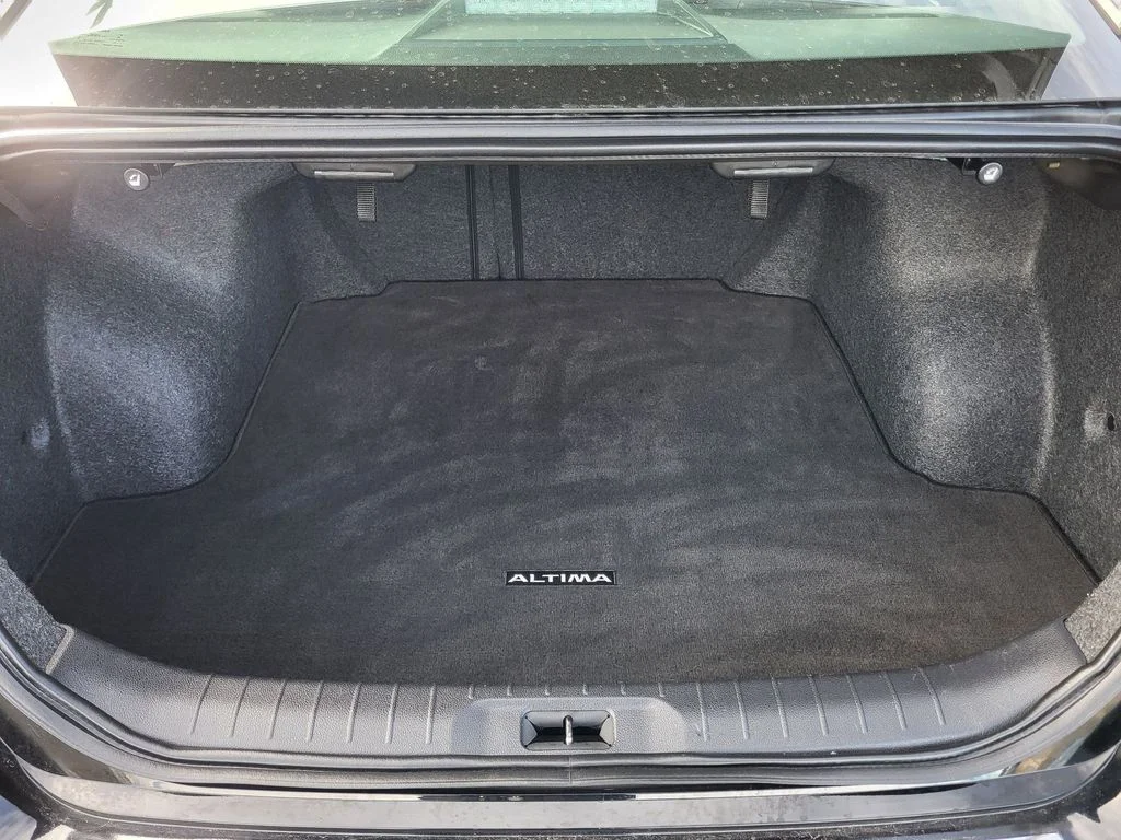 Certified Used 2022 Super Black Nissan 2.5 SV image 21