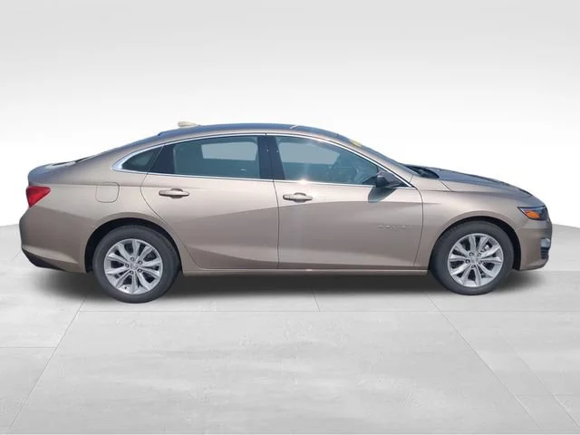 Used 2025 Mineral Gray Metallic Chevrolet 1LT image 7