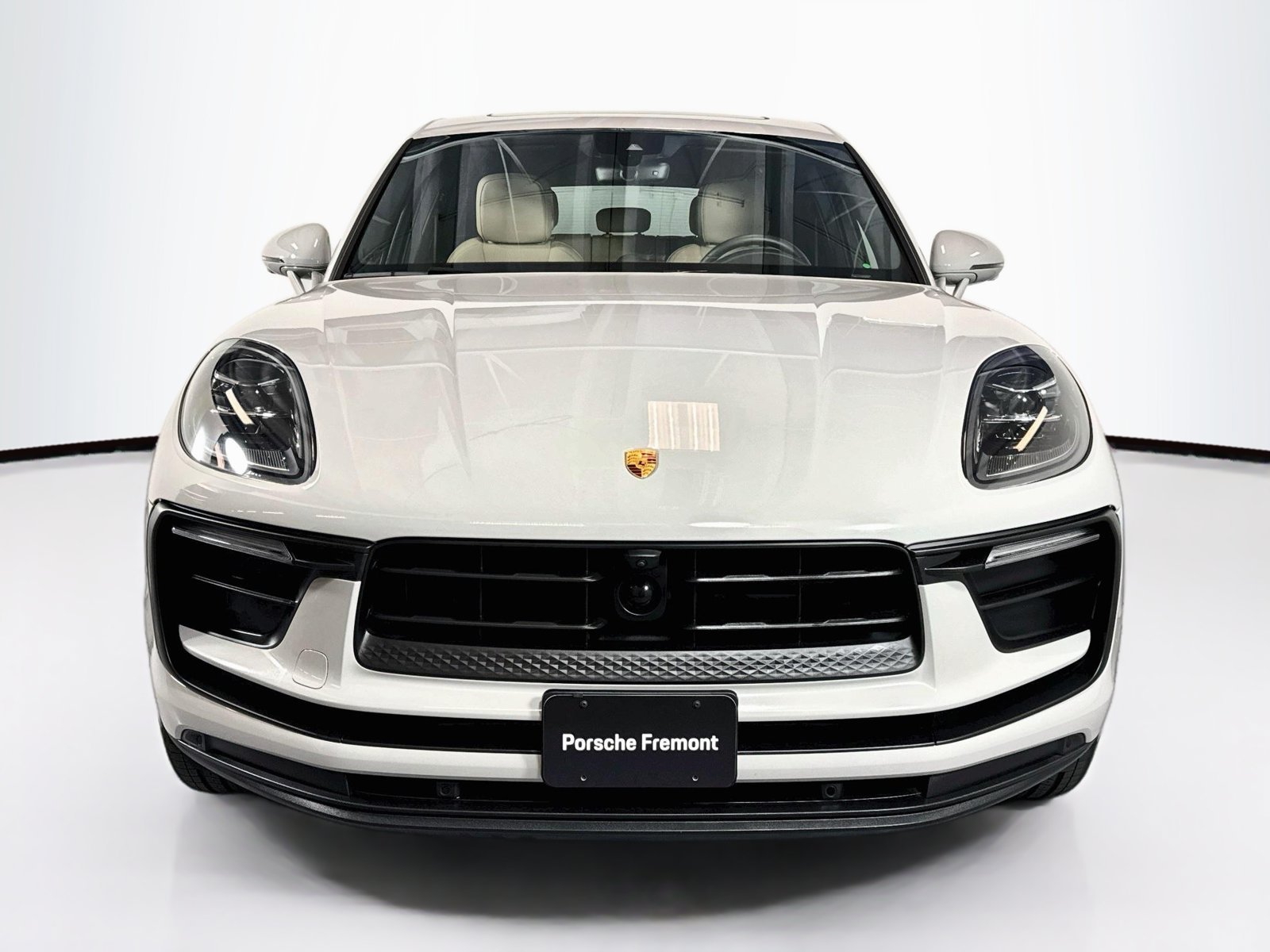 Used 2025 Chalk Porsche T image 6