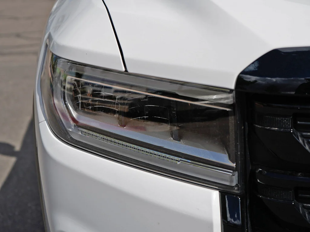 Used 2023 Summit White GMC SLE image 2