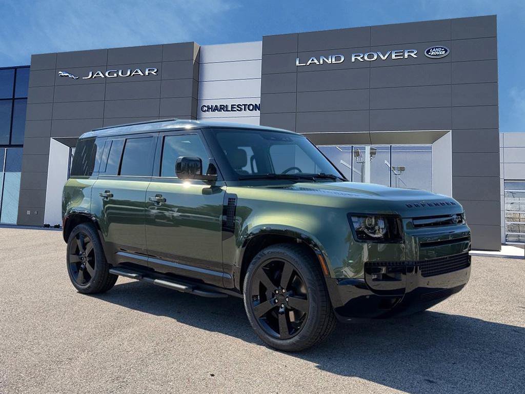 New 2026 Woolstone Green Metallic Land Rover X-Dynamic SE image 7