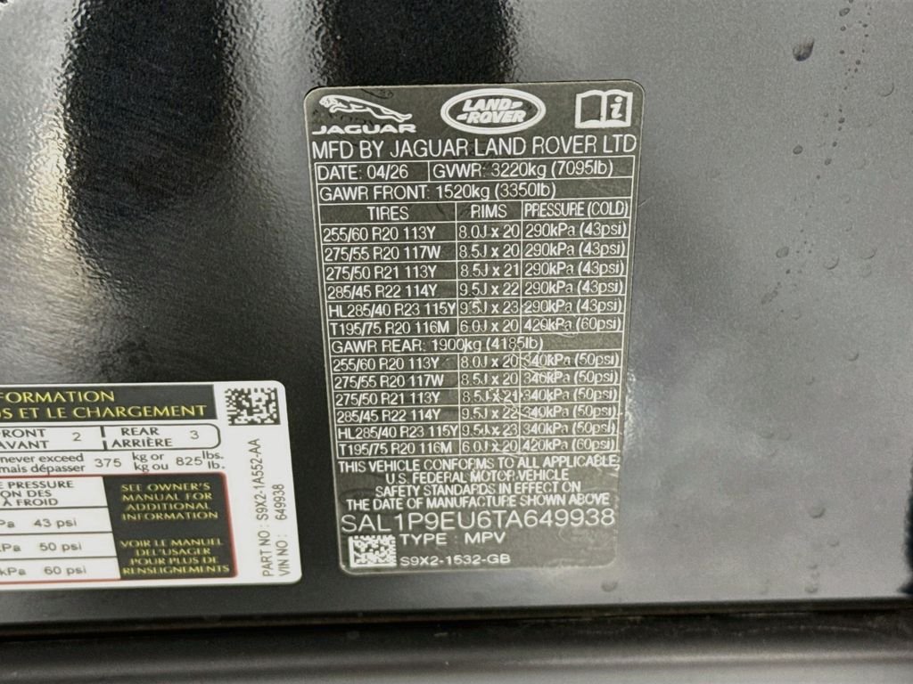New 2026 Santorini Black Land Rover SE image 33