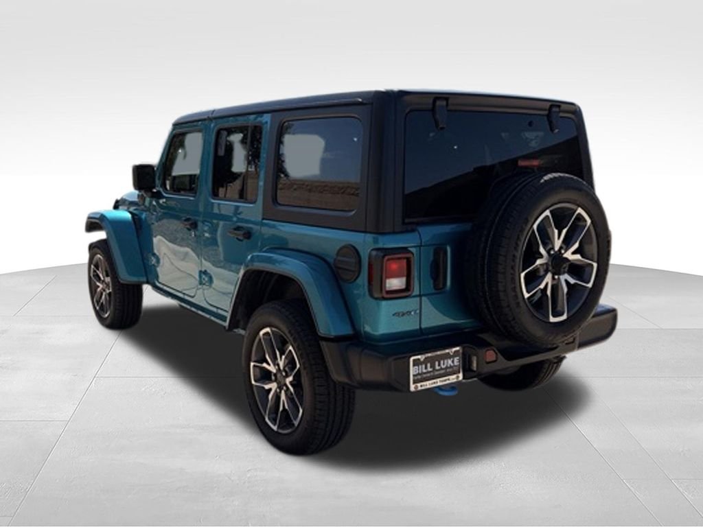 Used 2024 Pearl Jeep Sport S 4xe image 10