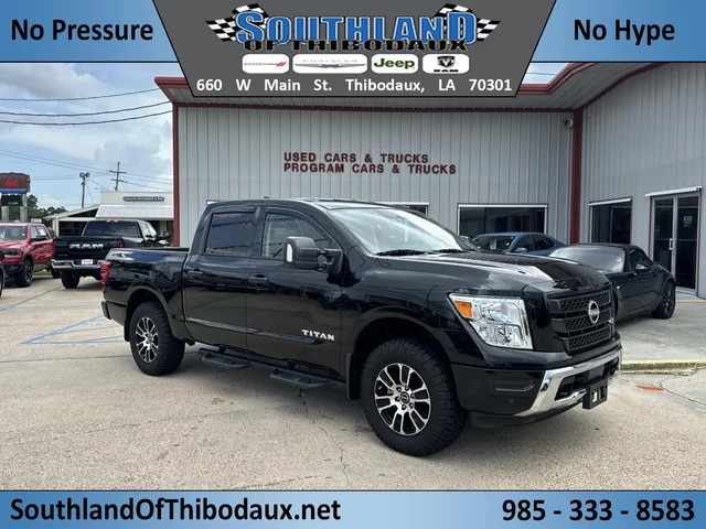 2024 Nissan Titan SV
