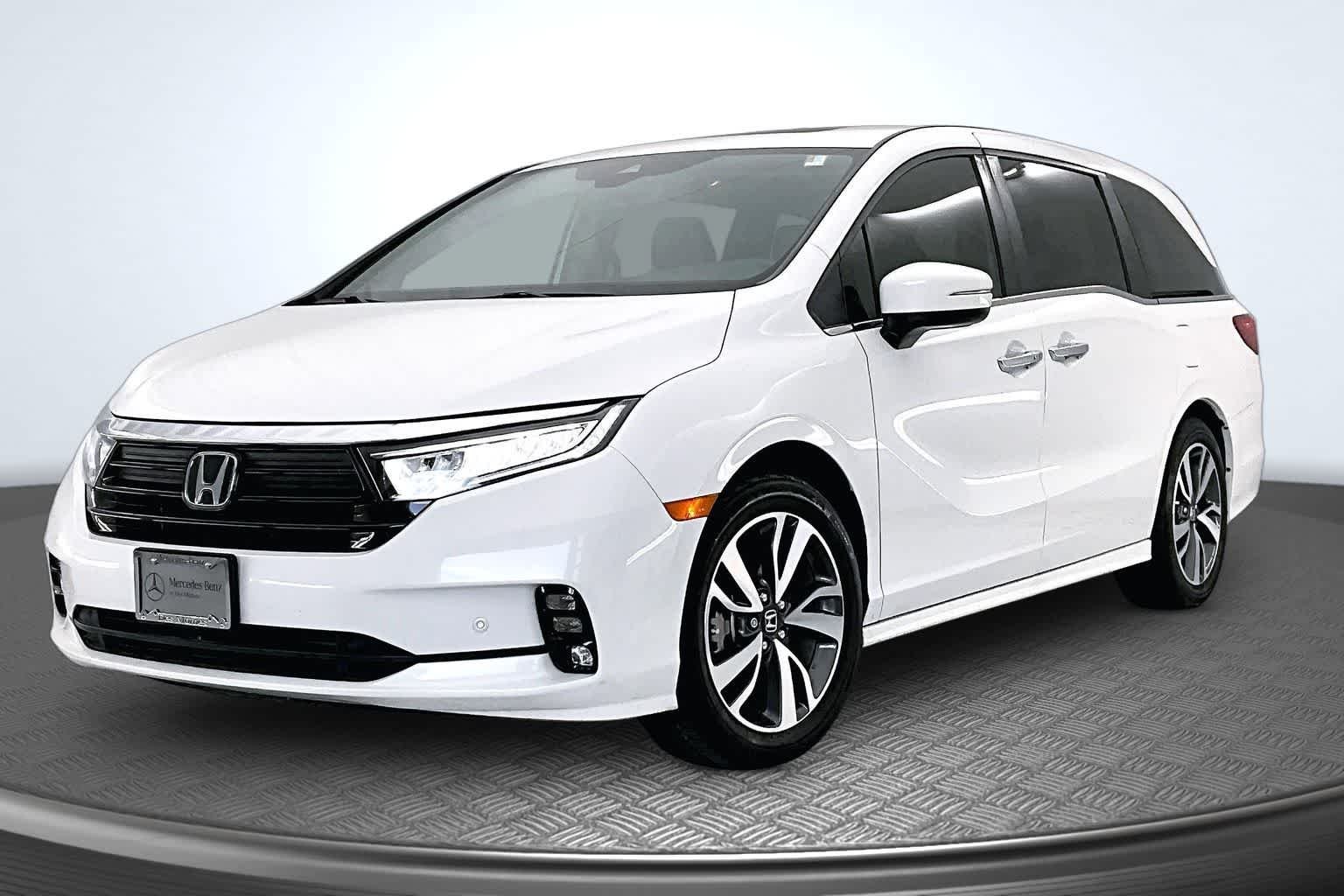 2024 Honda Odyssey Touring's photo