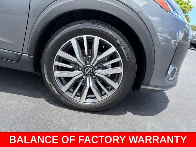 Used 2023 Gray Nissan SV image 8