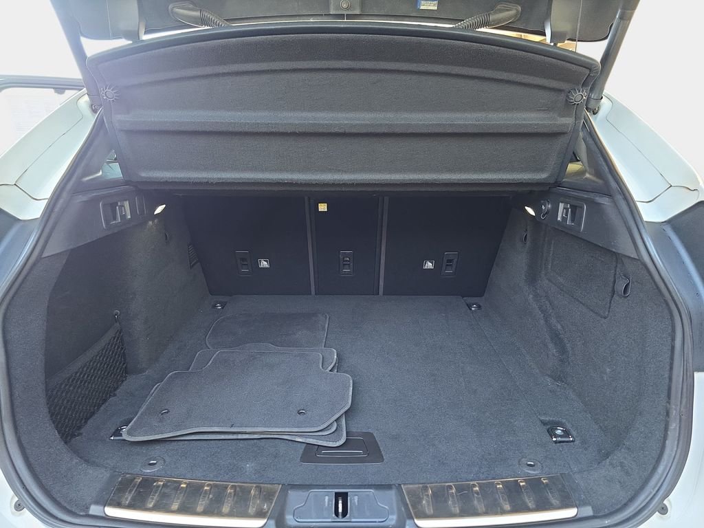 Used 2020  Jaguar 25t image 14